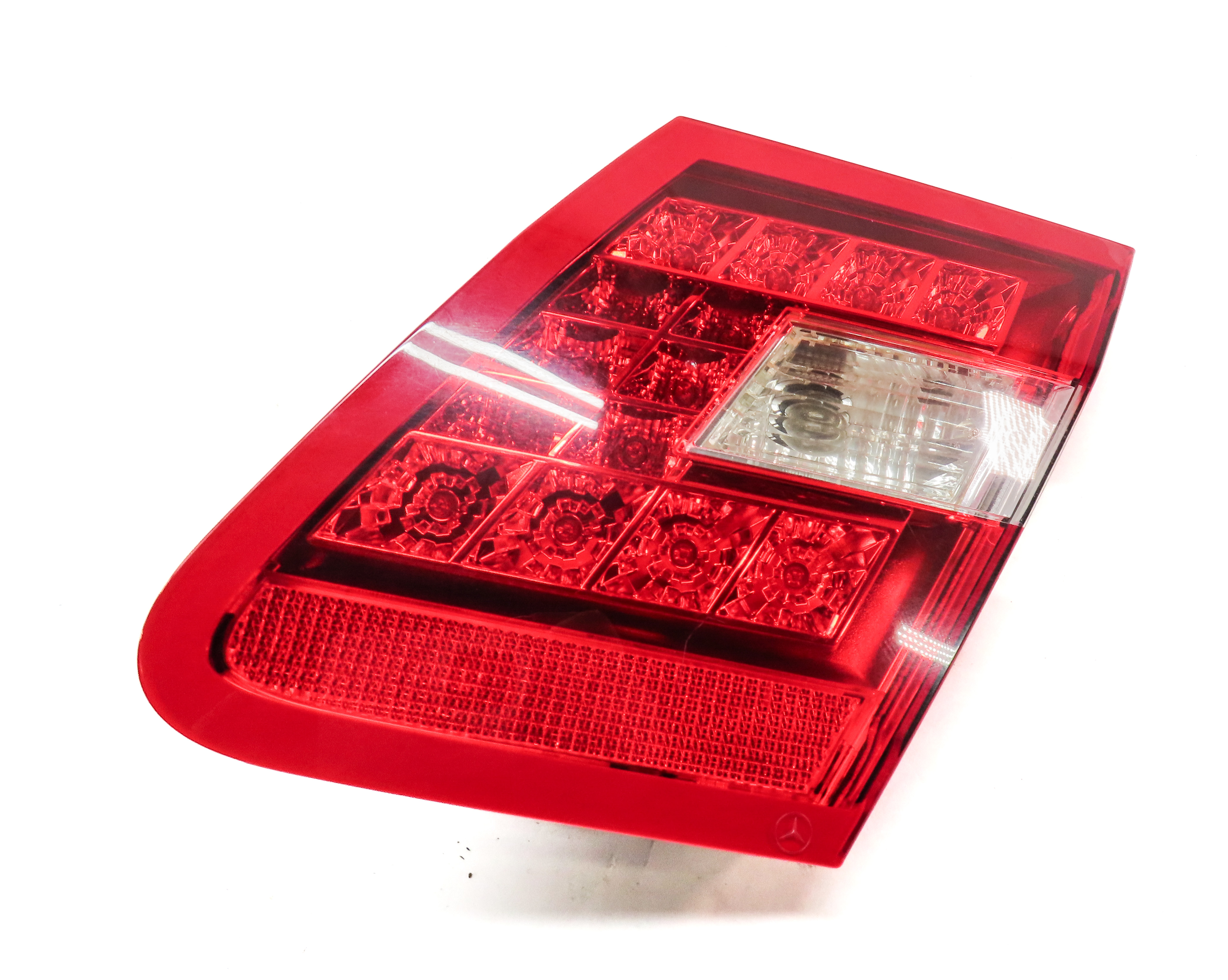 2010-2013 MERCEDES E300 E350 E400 E550 (W212) RIGHT INNER TAILLIGHT LIGHT LAMP — exact item pictured